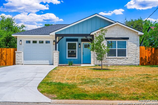 Listing photo id 15 for 712 Gilmer