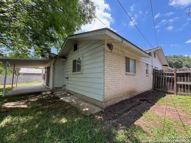 Listing photo id 8 for 4126 Monaco Dr