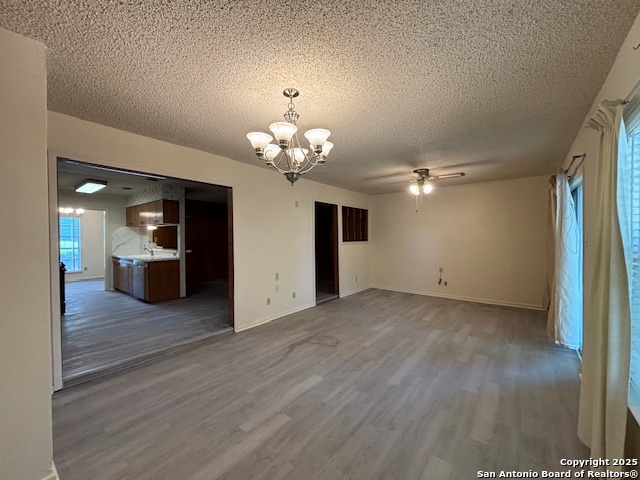 Listing photo id 15 for 4126 Monaco Dr
