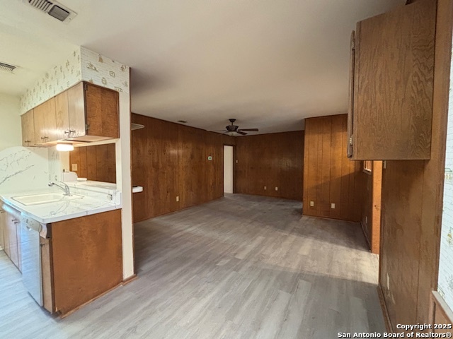 Listing photo id 17 for 4126 Monaco Dr