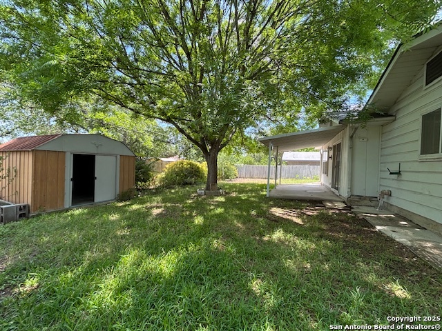 Listing photo id 7 for 4126 Monaco Dr