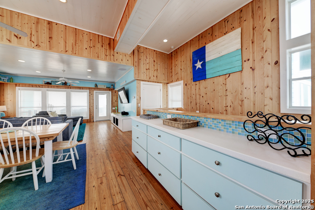 Listing photo id 10 for 2525 11th St S 66