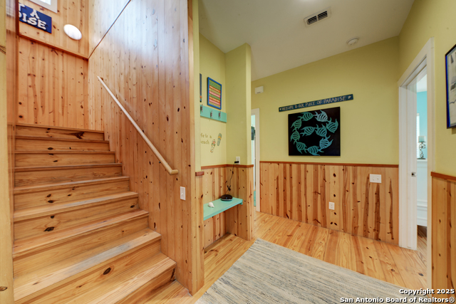 Listing photo id 18 for 2525 11th St S 66
