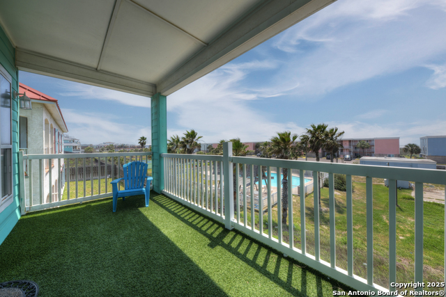 Listing photo id 22 for 2525 11th St S 66