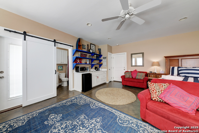 Listing photo id 25 for 2525 11th St S 66