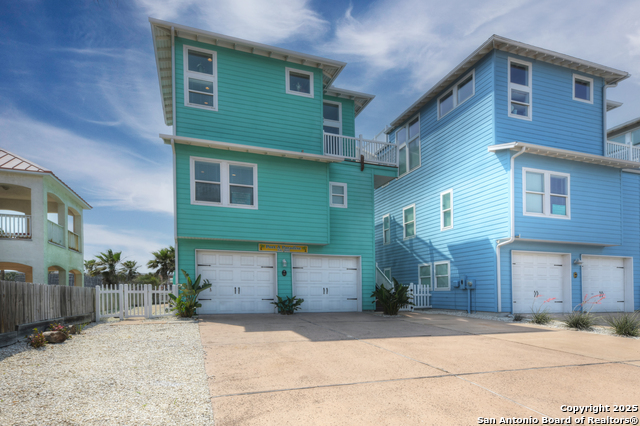 Listing photo id 1 for 2525 11th St S 66