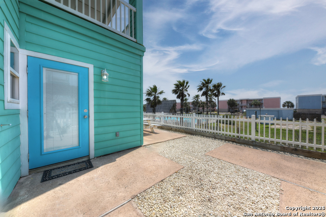 Listing photo id 28 for 2525 11th St S 66