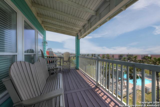 Listing photo id 30 for 2525 11th St S 66
