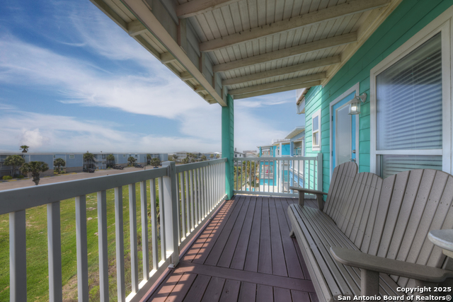 Listing photo id 31 for 2525 11th St S 66