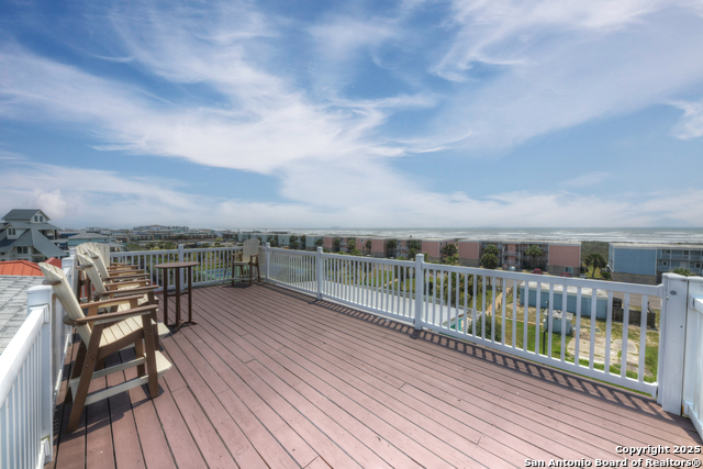 Listing photo id 33 for 2525 11th St S 66