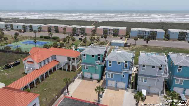 Listing photo id 39 for 2525 11th St S 66