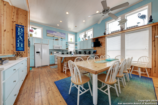 Listing photo id 6 for 2525 11th St S 66