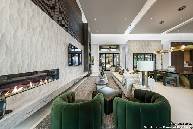 Listing photo id 10 for 24607 Cliff Line