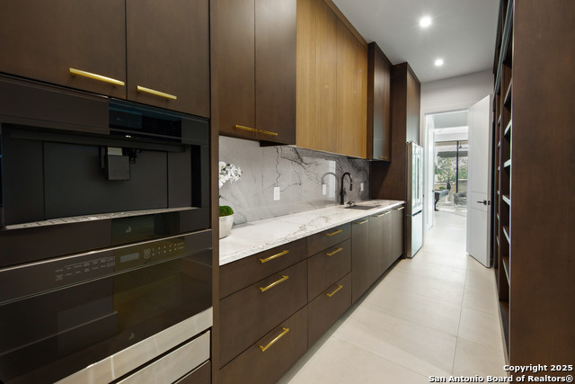 Listing photo id 15 for 24607 Cliff Line
