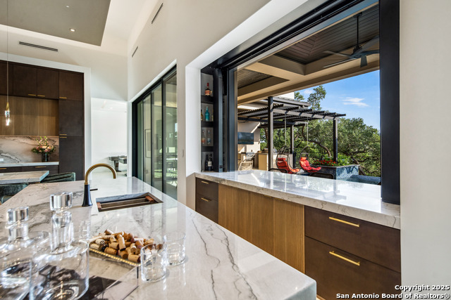 Listing photo id 16 for 24607 Cliff Line