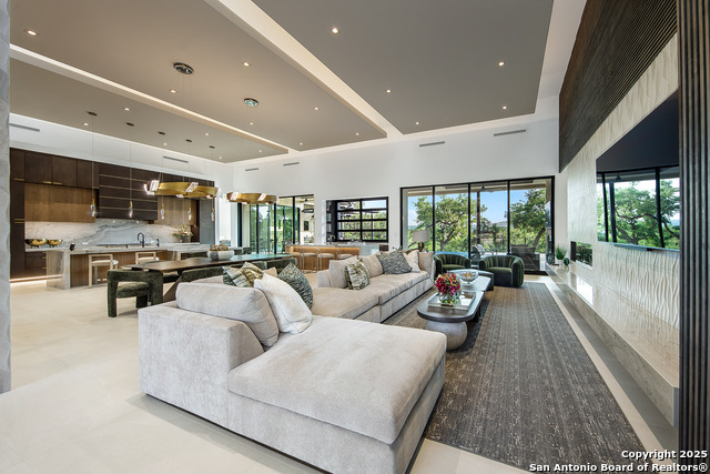 Listing photo id 0 for 24607 Cliff Line