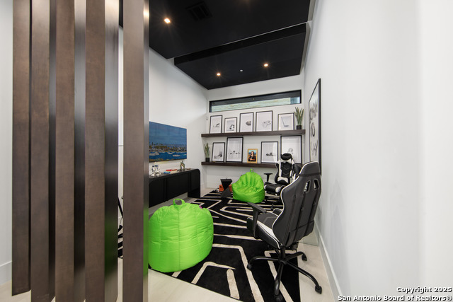 Listing photo id 22 for 24607 Cliff Line