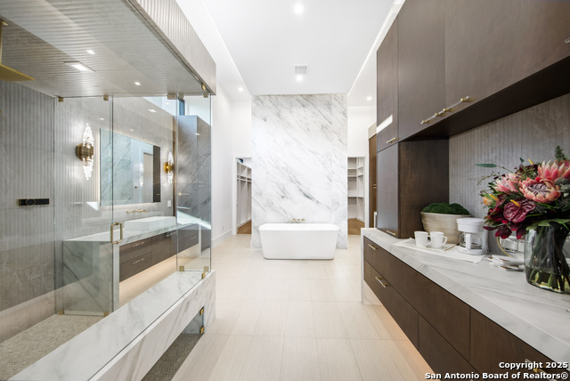 Listing photo id 26 for 24607 Cliff Line