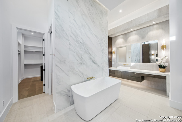 Listing photo id 27 for 24607 Cliff Line