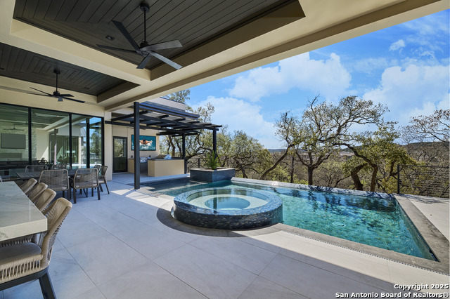 Listing photo id 31 for 24607 Cliff Line