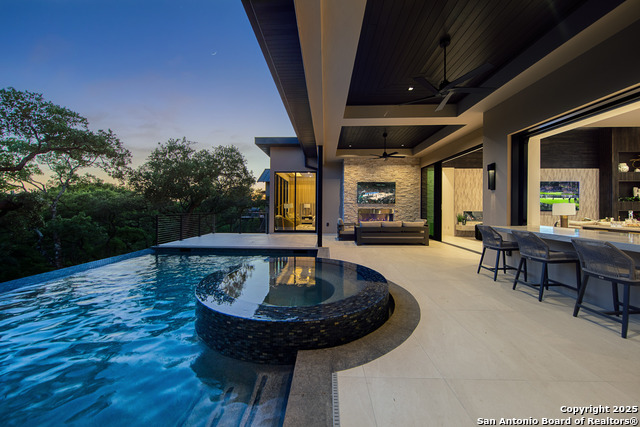 Listing photo id 34 for 24607 Cliff Line