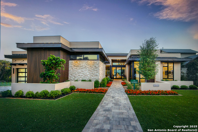 Listing photo id 38 for 24607 Cliff Line
