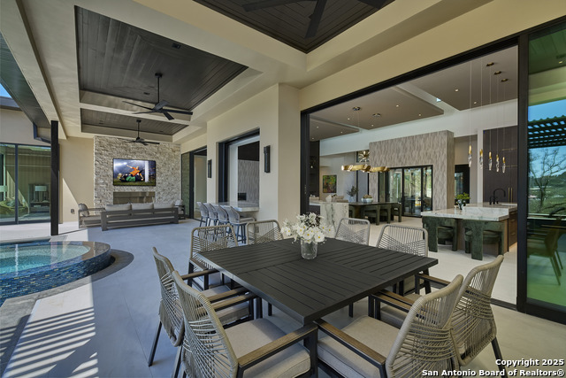 Listing photo id 3 for 24607 Cliff Line