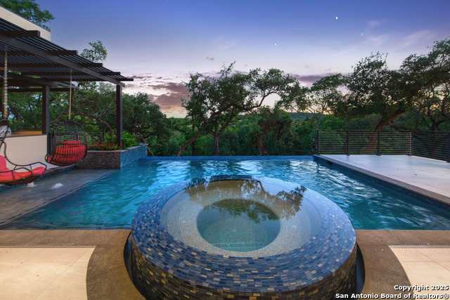 Listing photo id 4 for 24607 Cliff Line