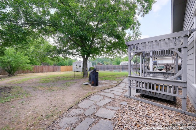 Listing photo id 35 for 103 Stone Creek Dr