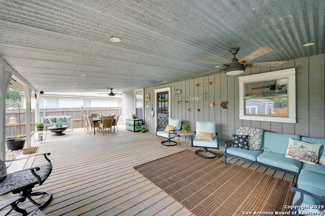 Listing photo id 37 for 103 Stone Creek Dr