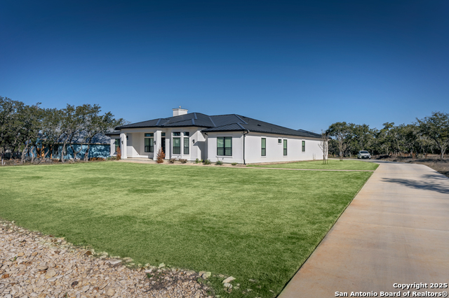 Listing photo id 23 for 222 Colonial