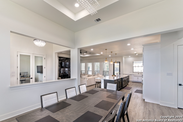 Listing photo id 2 for 222 Colonial