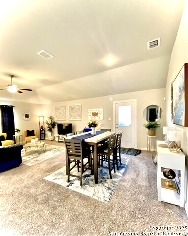 Listing photo id 8 for 7003 Emerald Valley