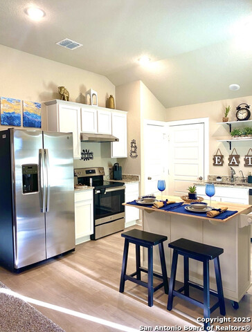 Listing photo id 7 for 7003 Emerald Valley