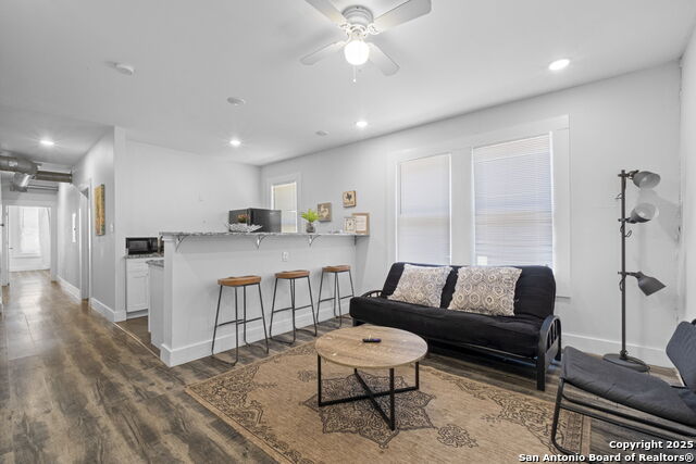 Image 11 of 28 For 402 Dewey E