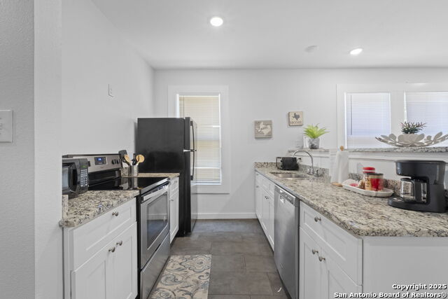 Image 12 of 28 For 402 Dewey E