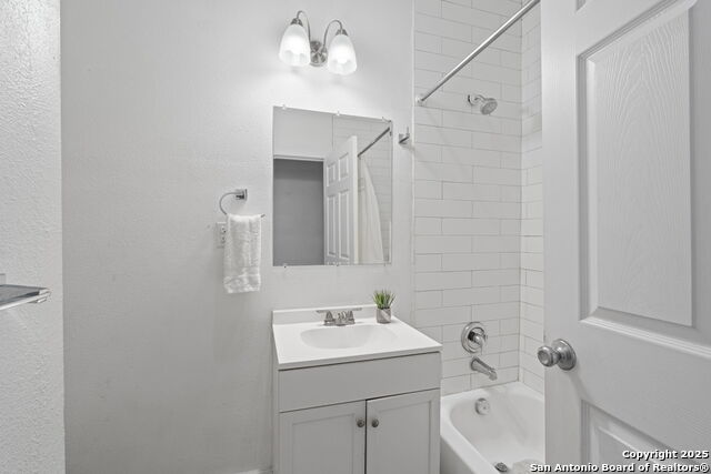 Image 26 of 28 For 402 Dewey E