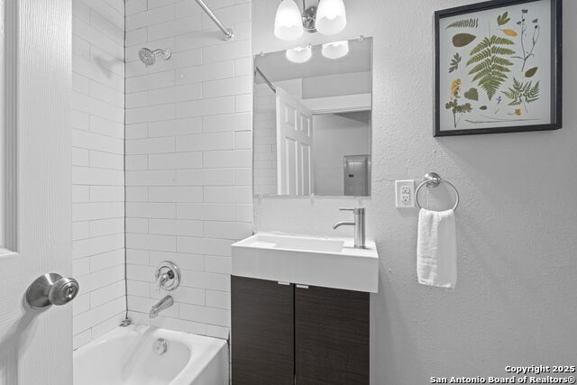 Image 8 of 28 For 402 Dewey E