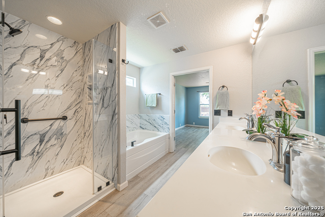 Listing photo id 12 for 3407 Maguey Trl