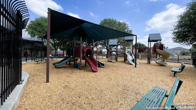 Listing photo id 27 for 3407 Maguey Trl