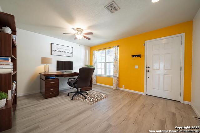 Listing photo id 4 for 3407 Maguey Trl
