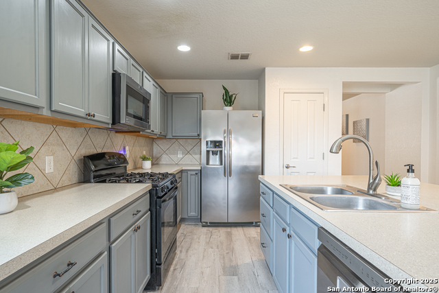 Listing photo id 5 for 3407 Maguey Trl