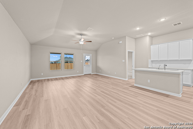 Image 11 of 34 For 6224 Persimmon Lake