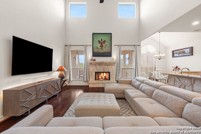 Listing photo id 9 for 846 Fawnway