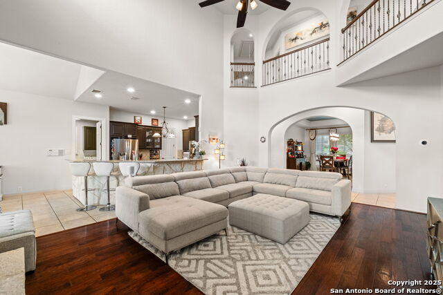 Listing photo id 10 for 846 Fawnway