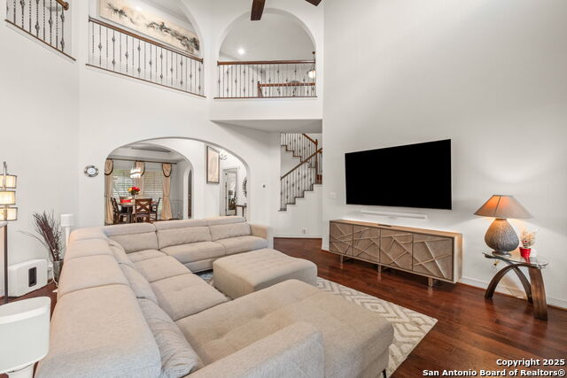 Listing photo id 11 for 846 Fawnway