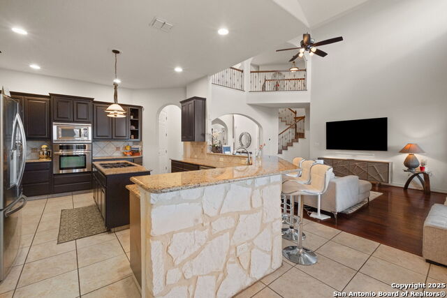Listing photo id 13 for 846 Fawnway