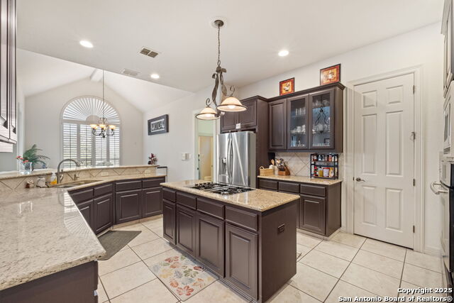 Listing photo id 16 for 846 Fawnway