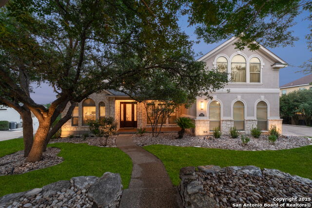 Listing photo id 0 for 846 Fawnway