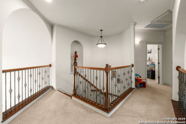Listing photo id 25 for 846 Fawnway
